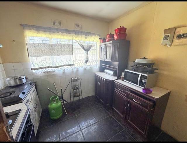 7 BEDROOM HOUSE FOR SALE IN VANDERBIJLPARK CW 4